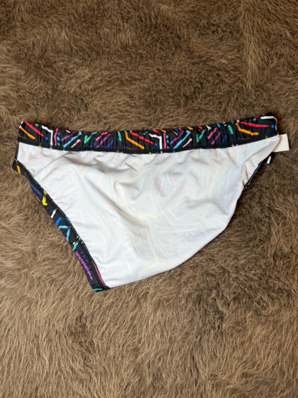 Chubbies Men's Swim Brief Size Large Colorful Geometric Print Beach Pool - Picture 7 of 7